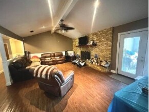 Foto del edificio - 444 Andrus Loop