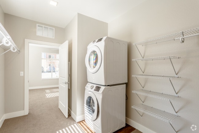 1BD, 1BA - Wright - Alas Over Lowry Apartments