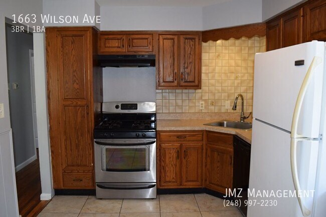 Foto del edificio - 1663 Wilson Ave