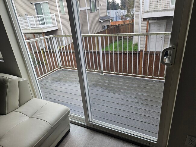 Foto del edificio - Everett 308-Grace Kim
