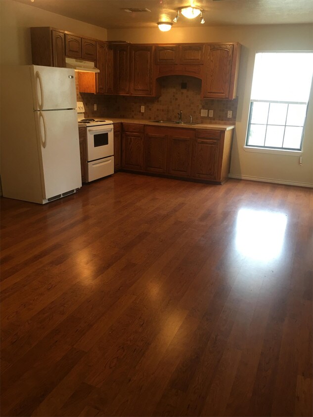 255 Tenney St Unit 255H, Bridge City, TX 77611 Apartment for Rent in