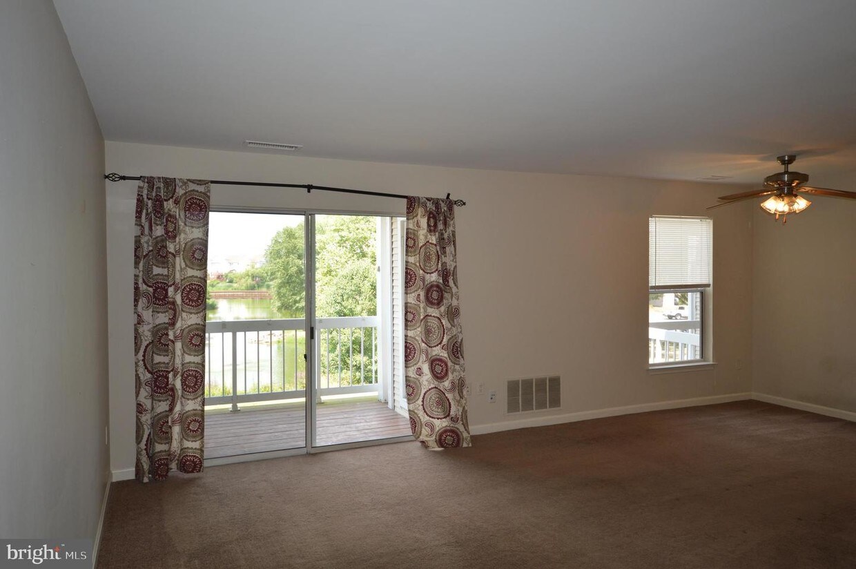 44116 Natalie Terrace Unit 202, Ashburn, VA 20147 Room for Rent in