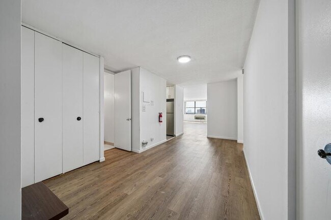 Photo - 7000 JFK Blvd E House