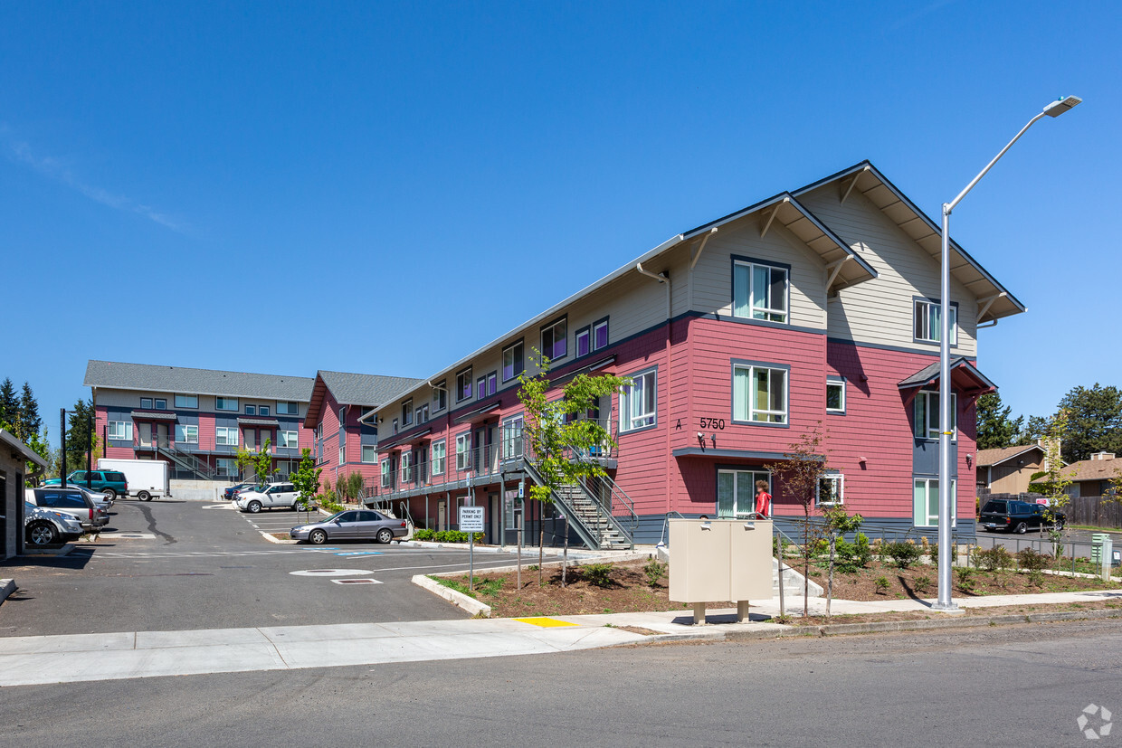 Primary Photo - 34th Street Apartments