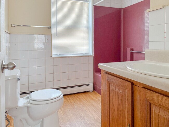 Foto del edificio - Charming 1br Townhome In Quite Country Setting (Heat Included)