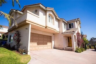 Building Photo - 1928 Ruhland Ave