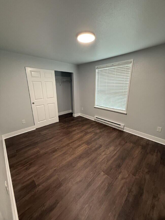 Foto del edificio - "Charming 2-Bedroom Bottom Floor Haven in Sumner"