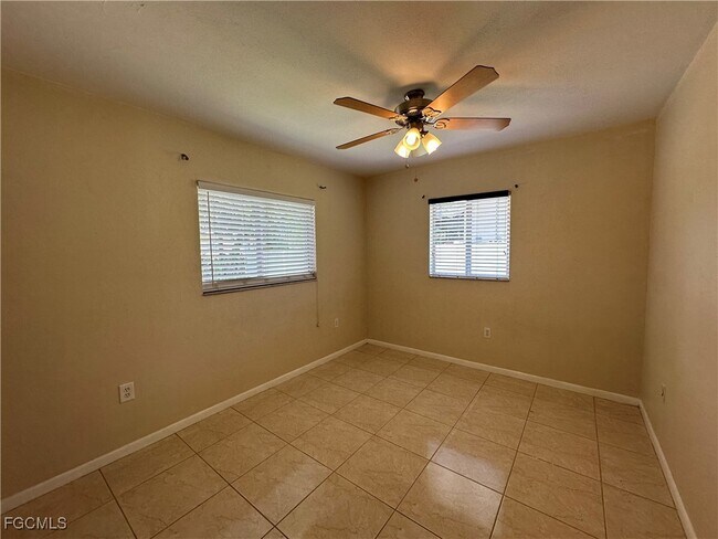 Foto del edificio - 9053 Irving Rd