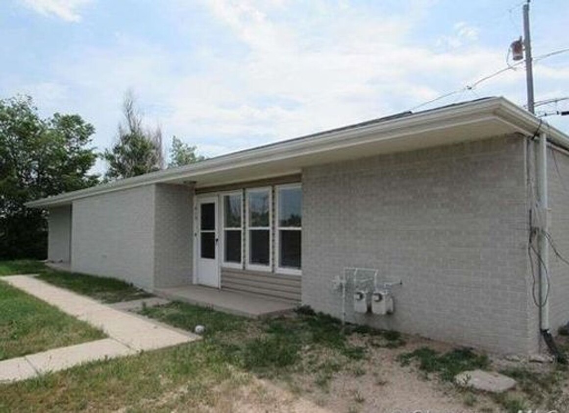 Primary Photo - Explore the Charm of 518-520 Thomes Ave Du...