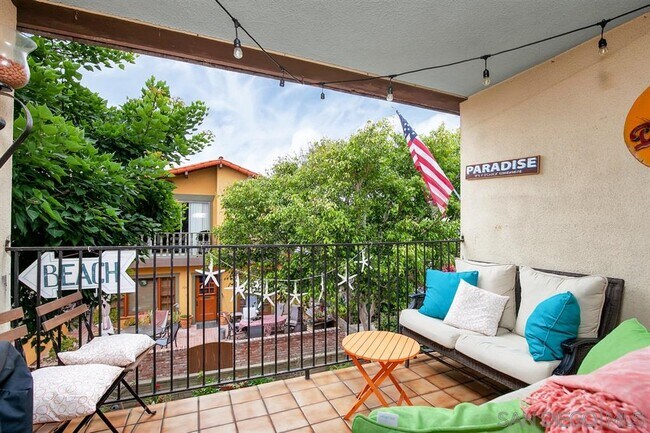 Foto del edificio - 731 Dover Ct