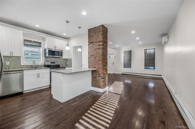 Foto del edificio - 1837 Wallace Ave