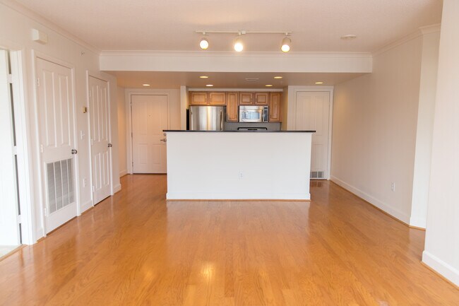 Building Photo - 1220 N Fillmore St