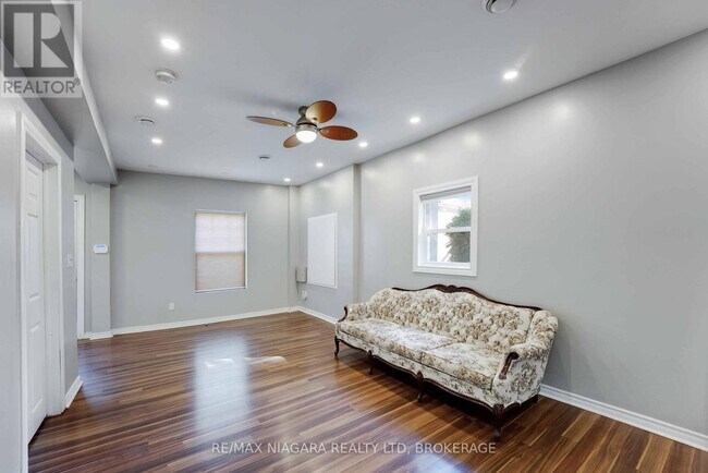 Photo du bâtiment - 2971 Portage Rd