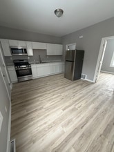 Building Photo - 1646 Center St