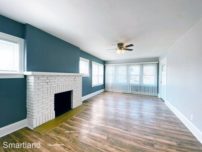 Building Photo - 3 br, 1 bath House - 19350 Ormiston Avenue
