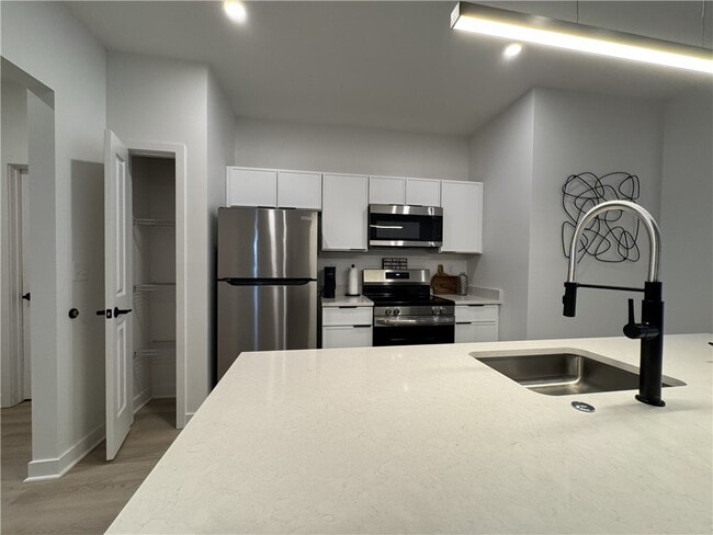 Building Photo - 410 Erie Rdg Dr