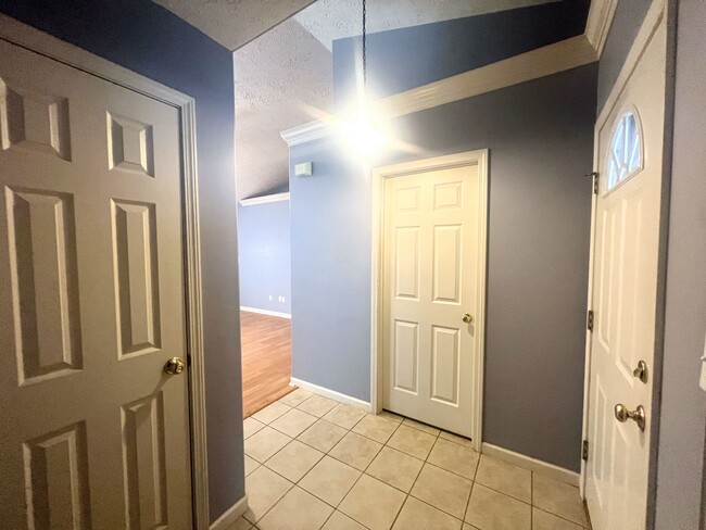 Foto del edificio - 2321 Winterset Dr
