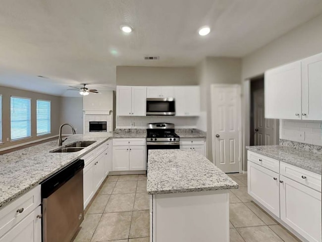 Foto del edificio - 18115 Water Mill Dr