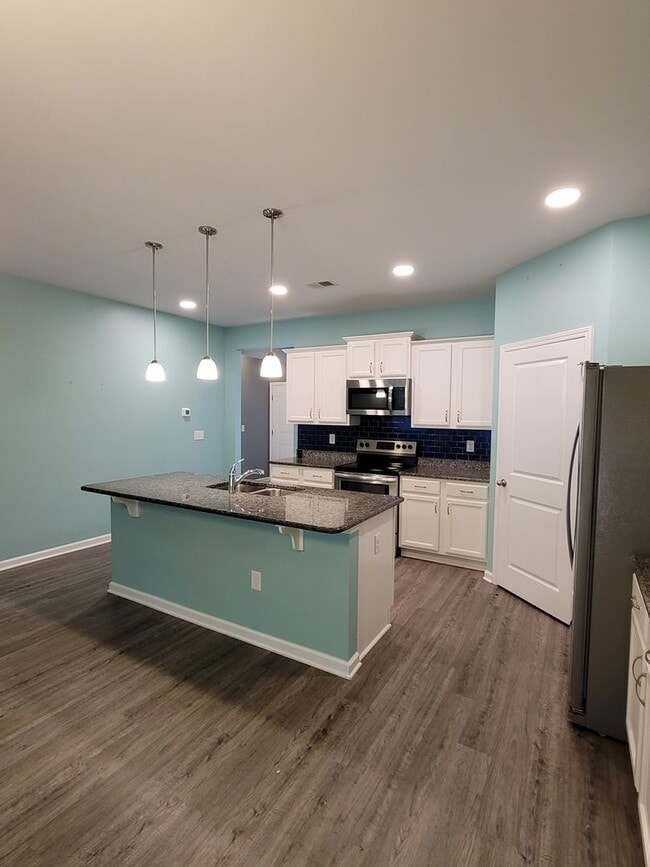Building Photo - Desireable 4 Bedroom home in The Farm