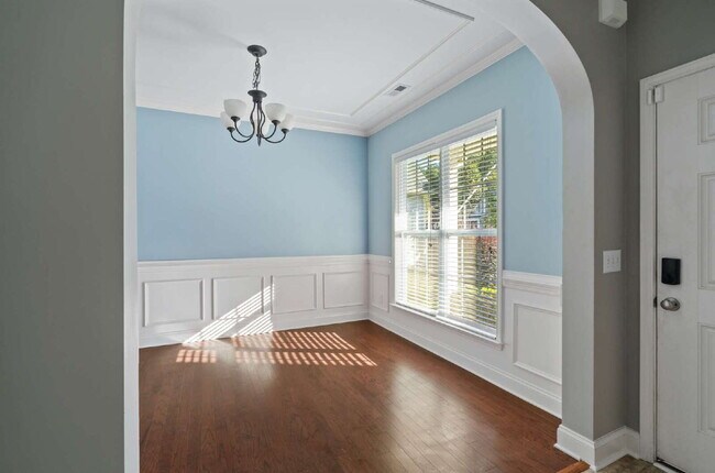 Foto del edificio - Charming 4-Bed Home in Durham with Fenced-...