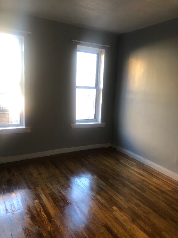 Building Photo - 208 W 151st St