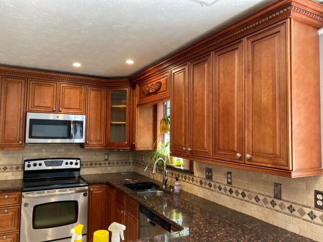 Foto del edificio - 1400 Elm Creek Ln NW