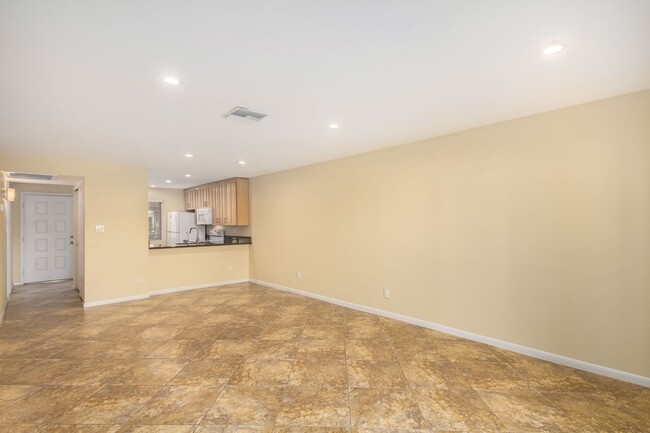 Building Photo - Remodeled 2-Bedroom, 2-Bath Condo in Prime...