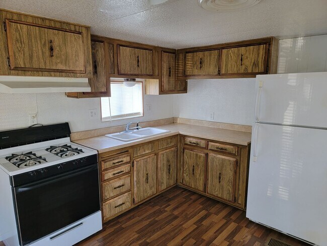 Foto del edificio - 2 Bedroom Mobile with Large Lot