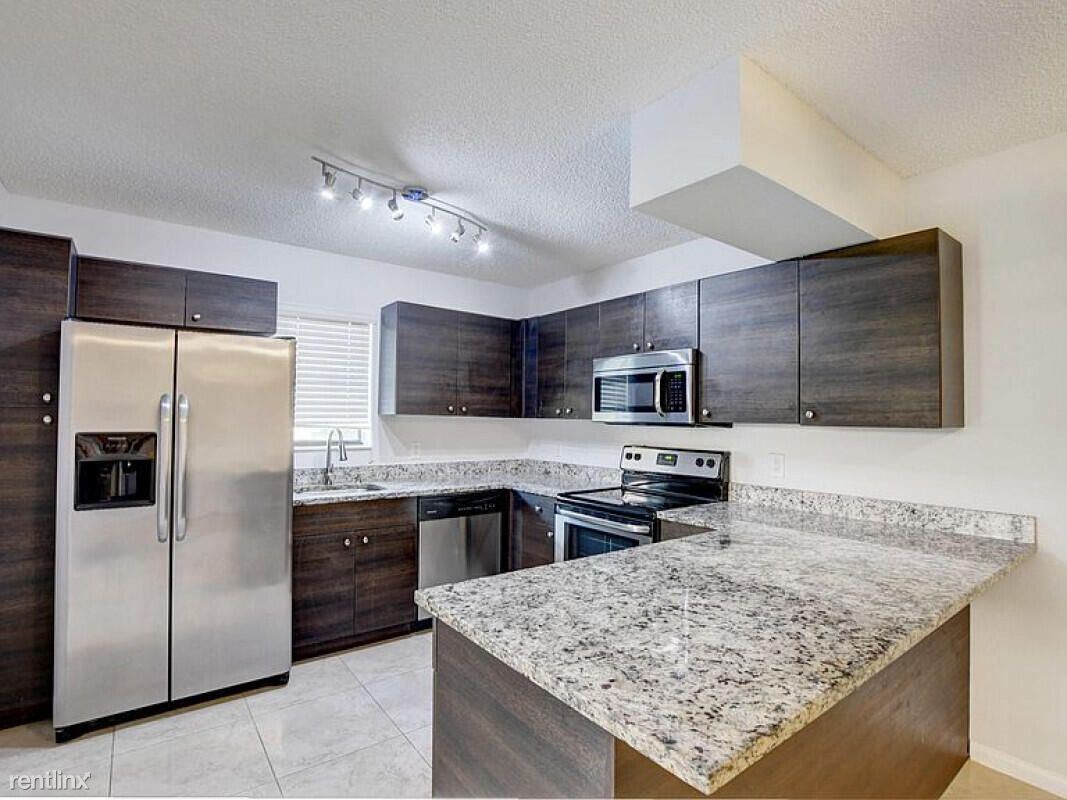 Primary Photo - 3 br, 2.5 bath House - 7781 Courtyard Run W
