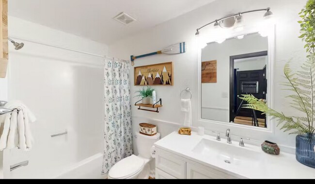 Foto del edificio - 112 McCurry Terrace