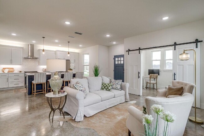 Foto del edificio - Brand New 3 bedroom Home in Granbury Community!