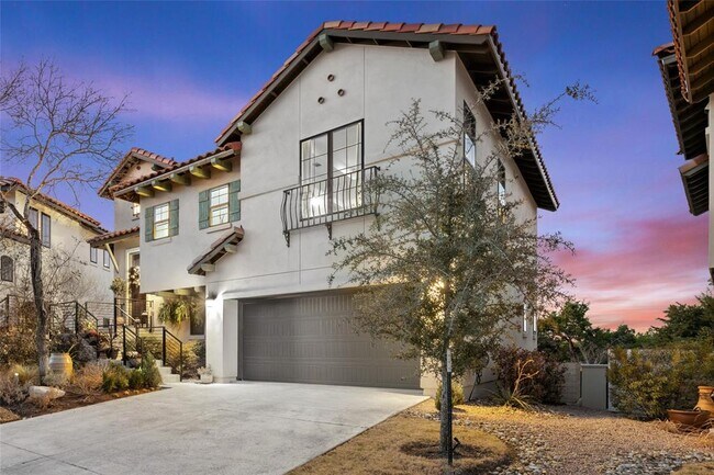 Foto del edificio - 211 Honey Creek Ct