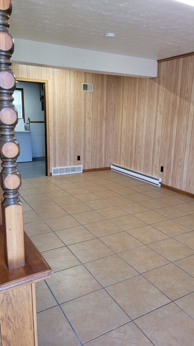 Family Room - 1171 N Carpenter Rd