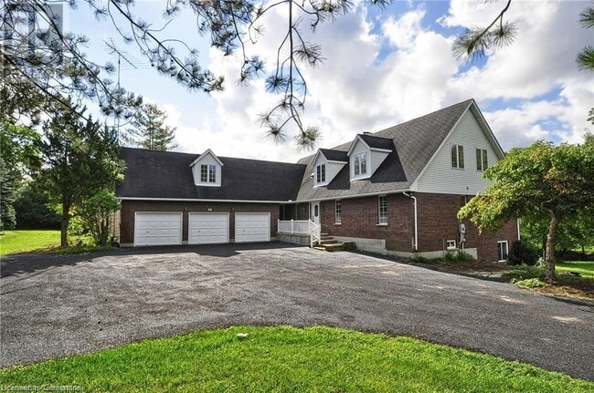 Building Photo - 685 Briardean Rd