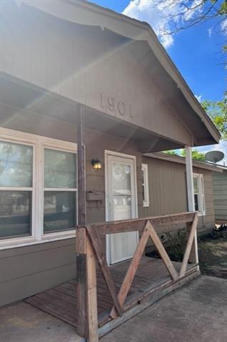 Building Photo - 1901 Bel Air Dr