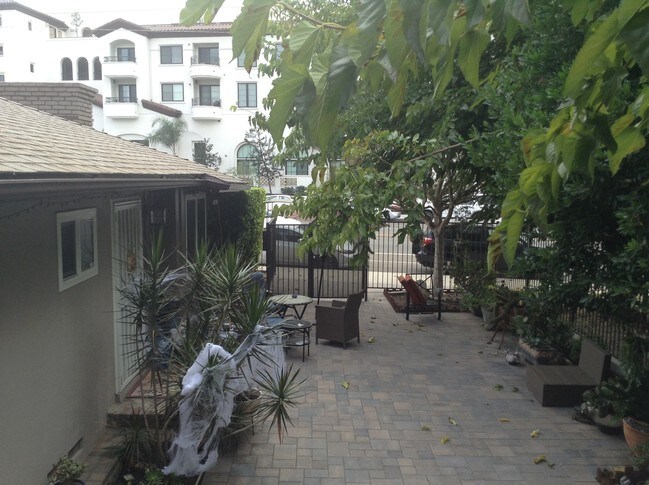 Foto del edificio - 14149 Moorpark St