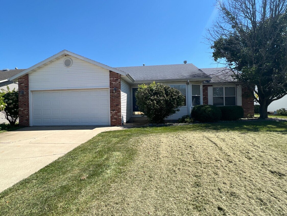 Foto principal - DEERFIELD SUBDIVISION MOVE IN READY! 3 Bed...