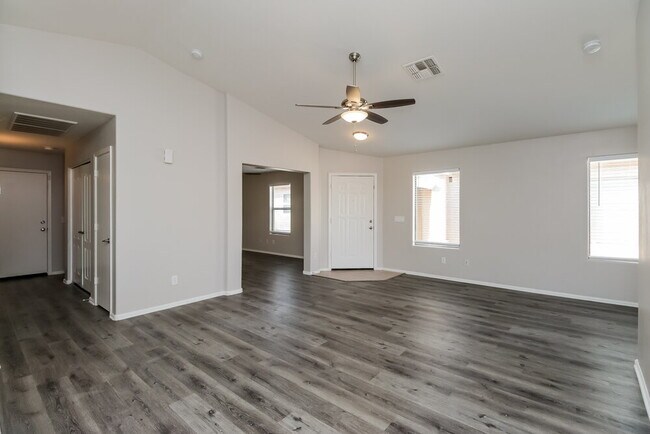 Foto del edificio - 1658 E Shari St