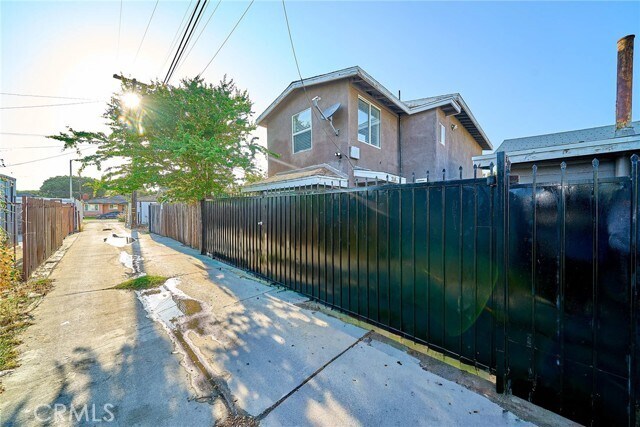 Foto del edificio - 218 E 25th St