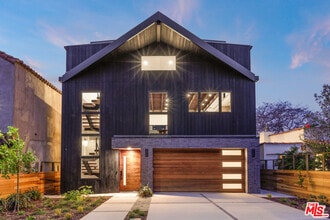 Building Photo - 2530 Beverley Ave