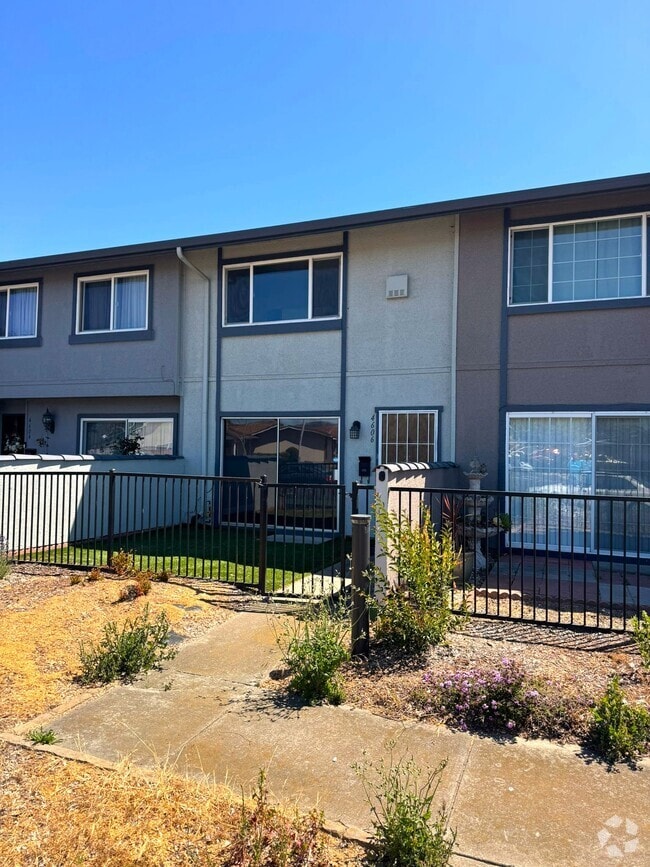 Building Photo - 4606 Granada Way
