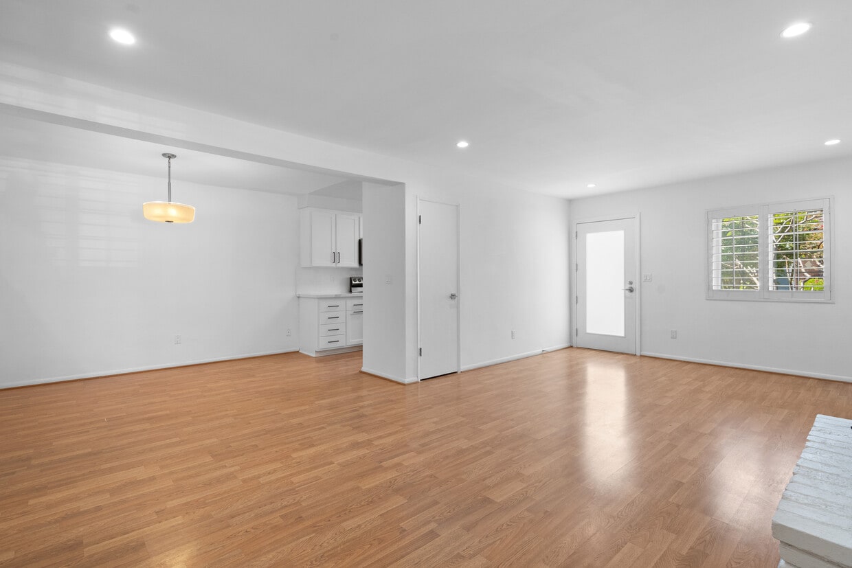 8120 Redlands St Unit 5, Playa Del Rey, CA 90293 Condo for Rent in