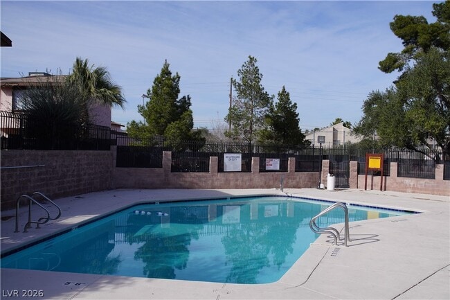 Building Photo - 1722 E University Ave.