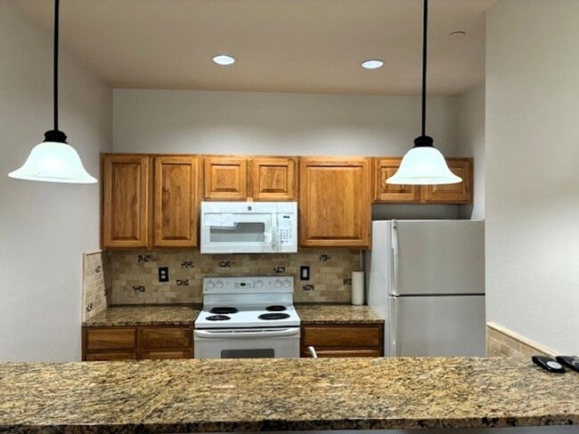 Building Photo - Long Term Rental - Tarn Landing A7