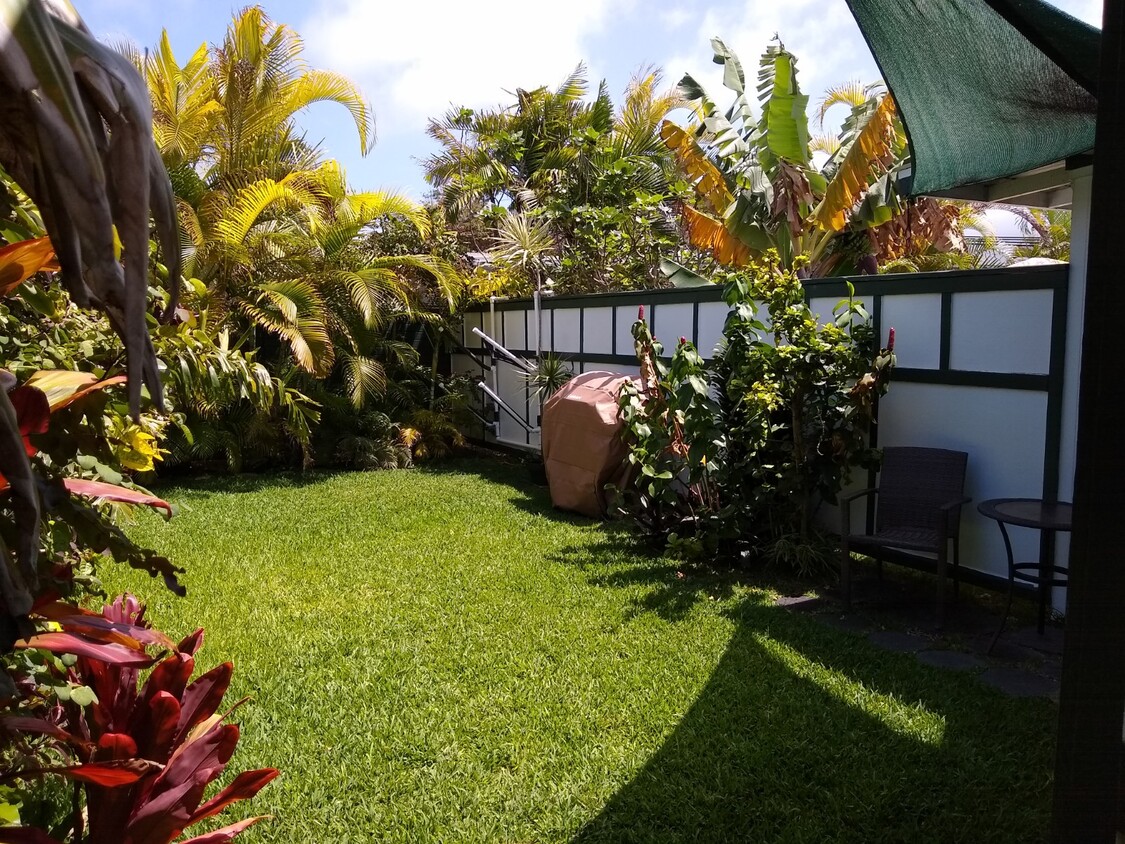 Private Tropical Yard - 291 Awakea Rd