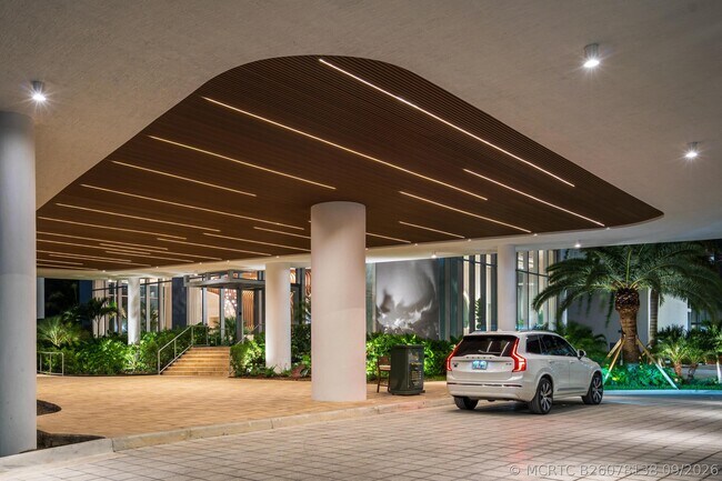 Foto del edificio - 700 NE 24th St
