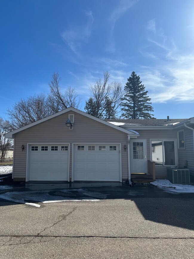 Building Photo - 2913 2nd Ave NW