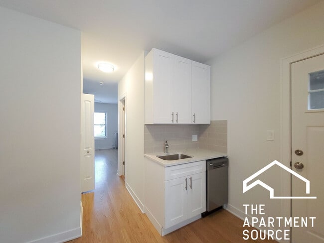 Foto del edificio - 4622 N Winchester Ave