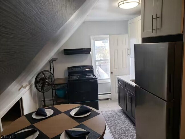 Foto del edificio - 187 Milford Ave