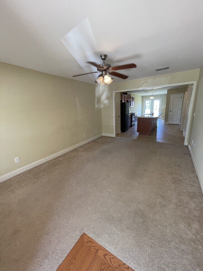 Building Photo - 4245 Aurora Cir